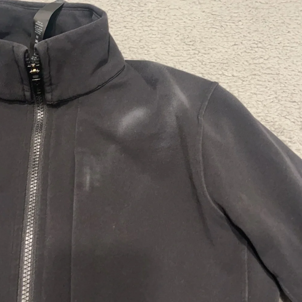 Lululemon Sojourn Jacket size XS color black